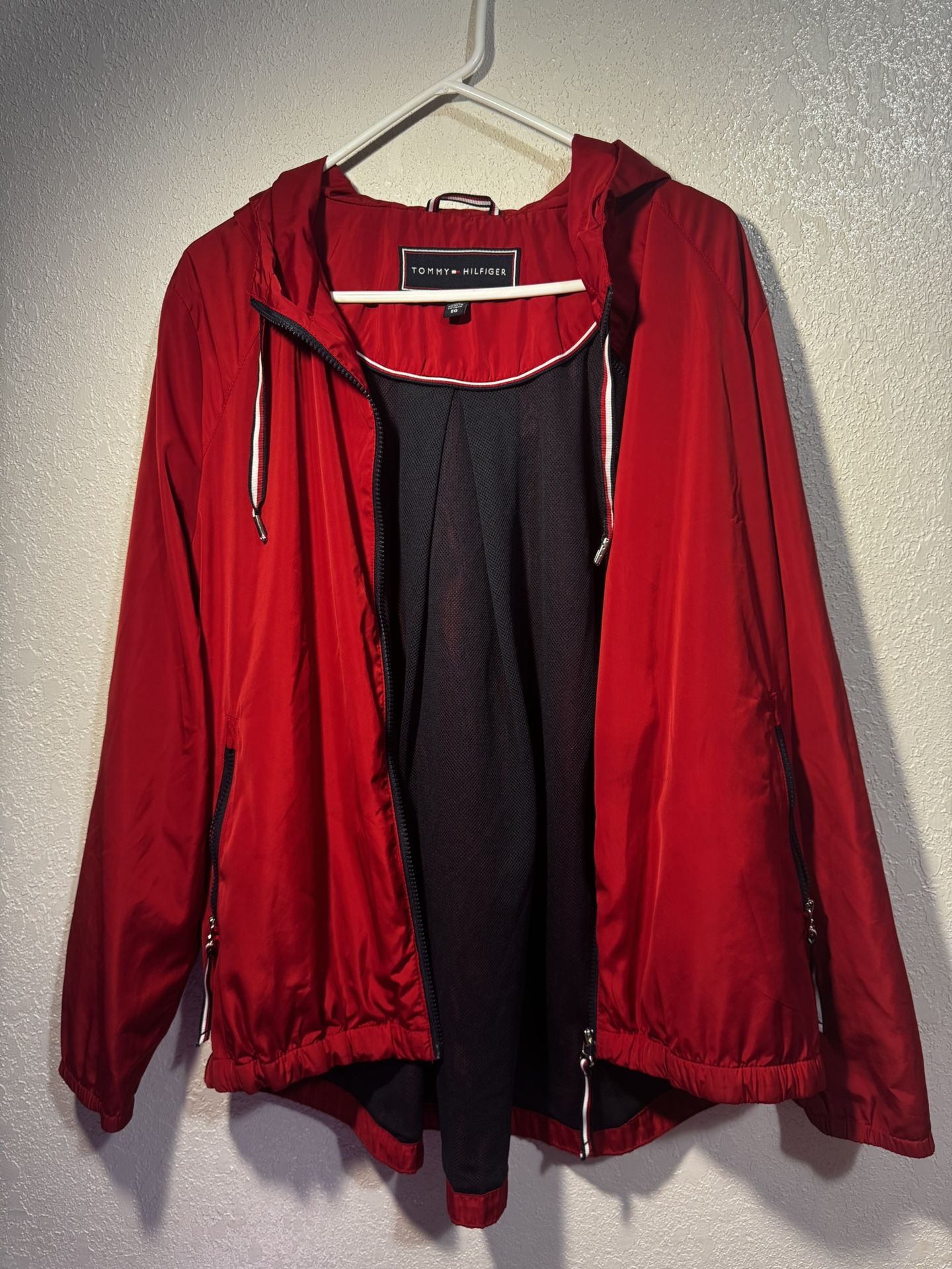 Tommy Hilfiger Women’s Red Hooded Jacket Rain Coat Zip Pockets Lined Size XL