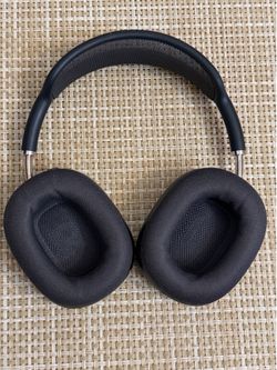 Airpods Max Lightning