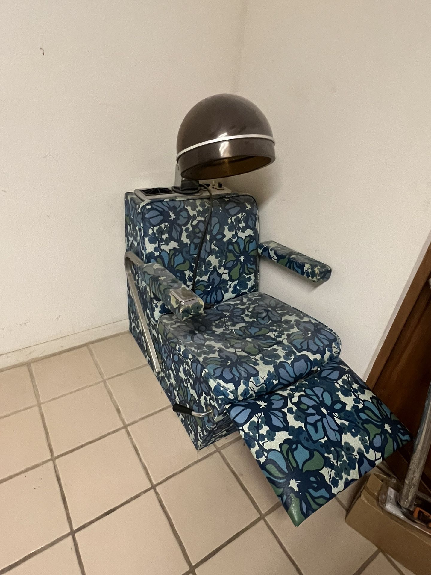 Vintage Hair Dryer Chair W/matching Salon Chair 