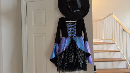 Girls witch costume