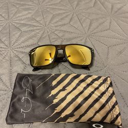 Oakley holbrook shaun white gold online