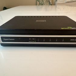 D-Link DGS-2205 Unmanaged 5-Port Green Technology Desktop Switch