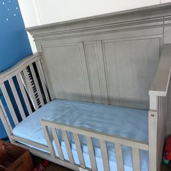 Toddler bed crib convertible with mattress