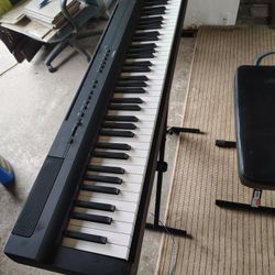 P-125 Yamaha piano