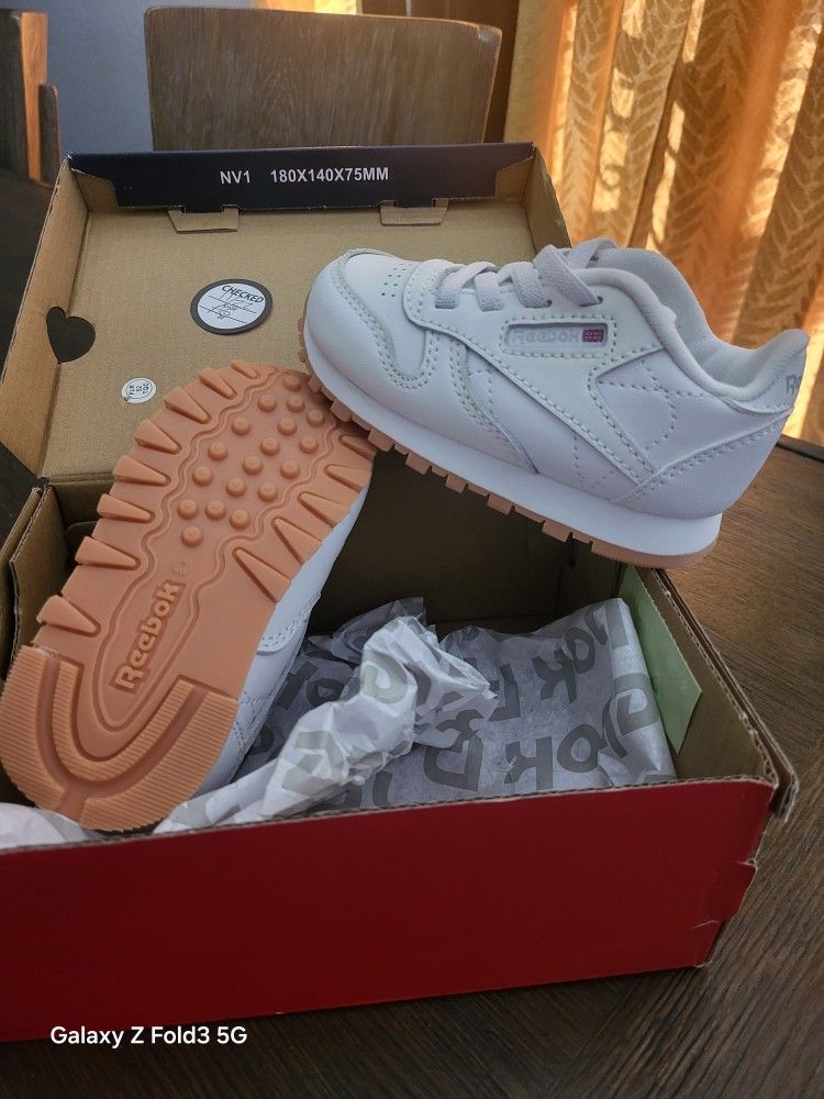 Toddler Reebok White SHOES sz5