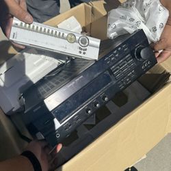 Black Yamaha Stereo 