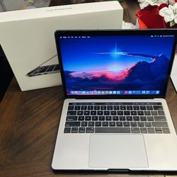 13 Inch MacBook Pro Touchbar - i7 - 16gb - 1TB