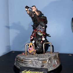 Cyberpunk 2077 statue