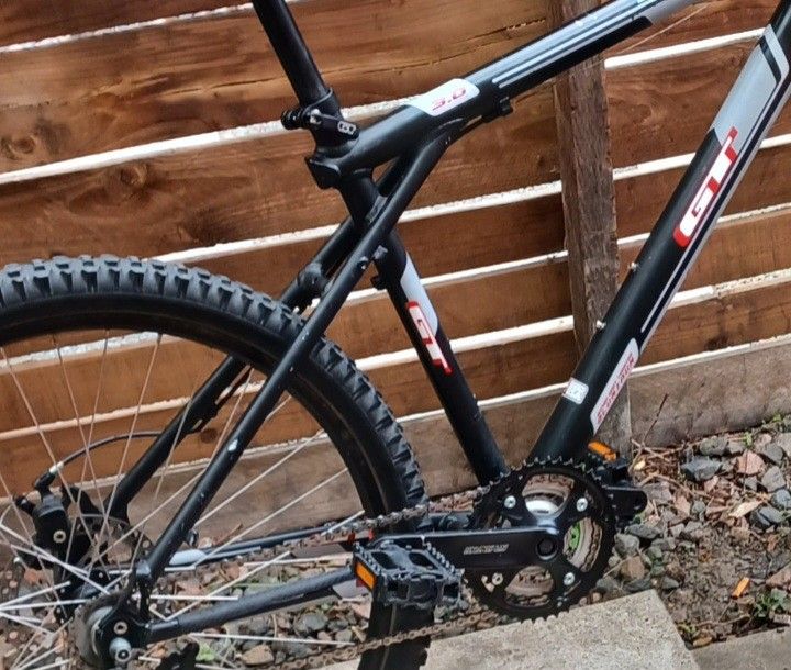 DOUBLE DISC G T SINGLE SPEED MOUNTAIN BIKE 26 " INCH Medium?
