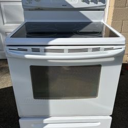 Kenmore Electric Stove And Refrigerator 