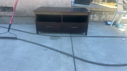 Living room cannot perfect size to put a tv can hold lots of weight