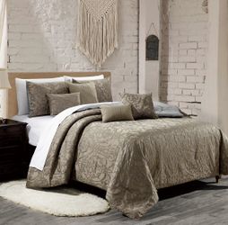 7 Piece Comforter set Cal King Taupe color