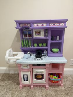 Bundle of Step 2 Little Baker's Kitchen, Food, & Accessories Retail In EXCELLENT Condition $160