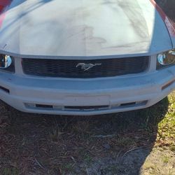 2005 Ford Mustang For Parts/ nodk k