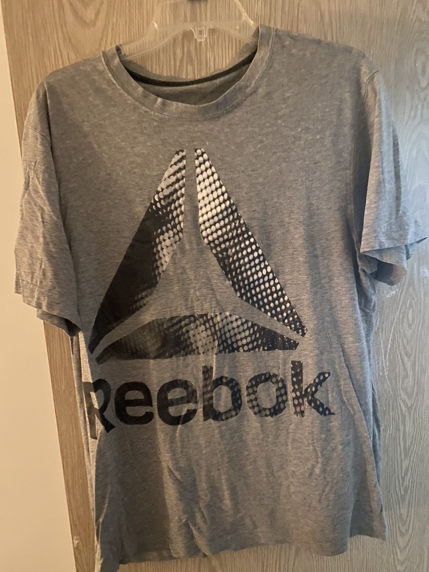 L Reebok T-Shirt