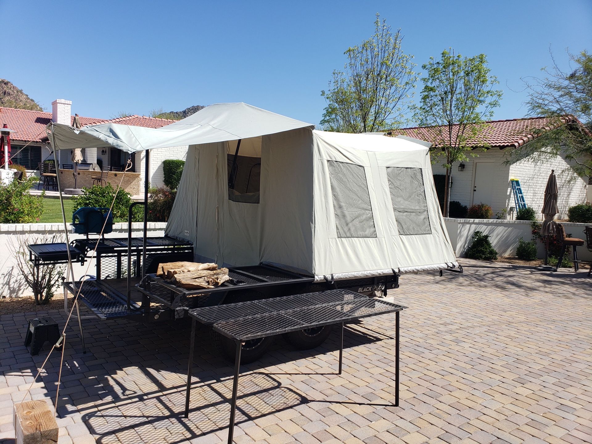 Jumping Jack Pop Up Trailer - Blackout Edition