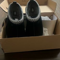 UGG Black 6