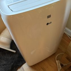 LG - 350 Sq. Ft. Portable Air Conditioner - White