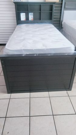 TWin Bed With Trundle With Two Twin MattresseTWin Bed With Trundle With Two Twin Mattressess
