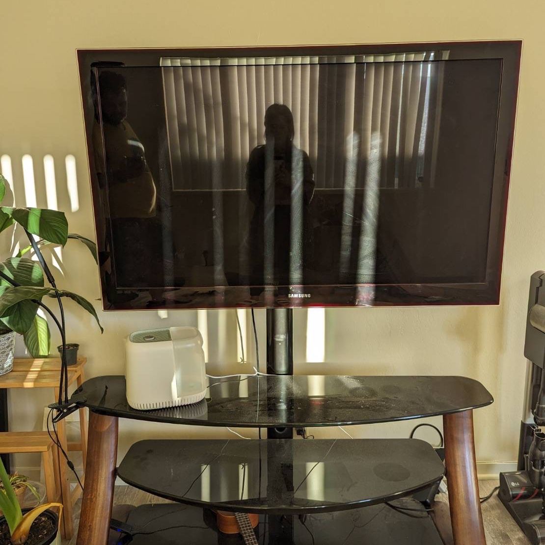 Tv Entertainment Stand With 52” Samsung Tv