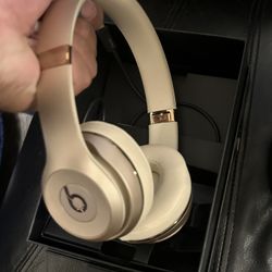 Beats solo 3 Wireless 