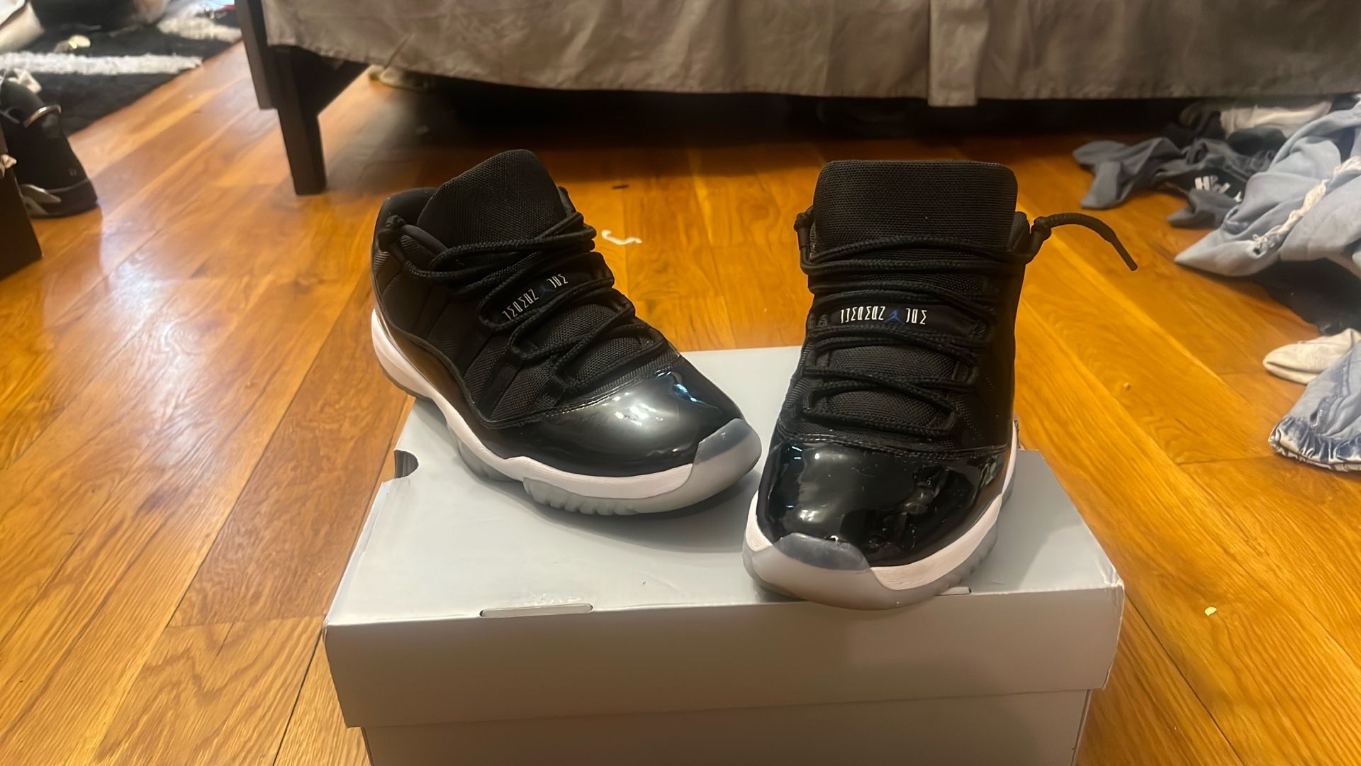 Jordan Retro 11 Low (Black/White)