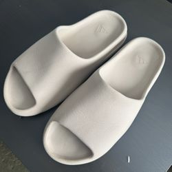 Yeeze Slides