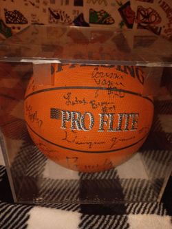 "2005 "Sacramento Monarchs" Champion's signed ball