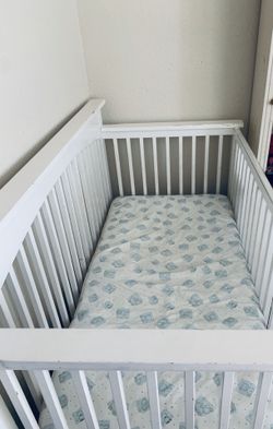 Baby Crib ———