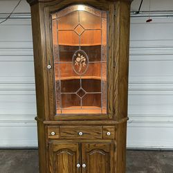 Lifestyle California Wood Textures Tall Glass Light Up Oak Cabinet