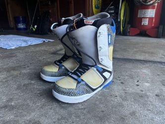 32 Snowboard Boots