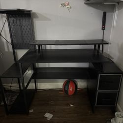 Black Desk 
