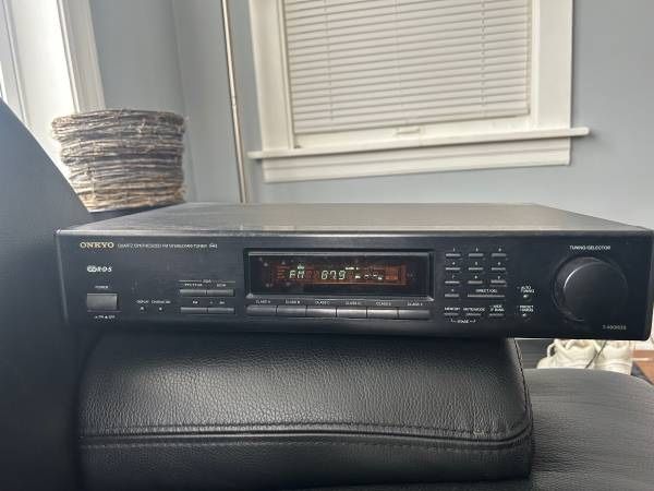 ONKYO T-450RDS Stereo Tuner w/Owner’s Manual
