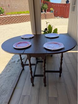 Beautiful  Vintage Wooden Dinning  Table.