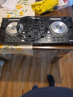 Numark Dj controller