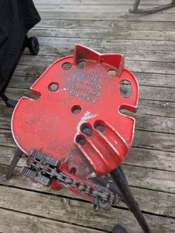 Ridgid no.460 trust and 1/8" to 6" pipe stand/ vice