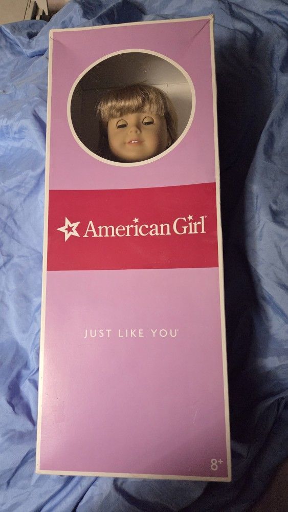 AMERICAN GIRL DOLL