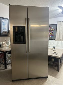 General Electric Refrigerator WORKS PERFECT!