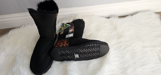 Women Ugg Mid Boots sz 6-7
