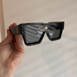 Louis Vuitton Cyclone Black Sunglasses
