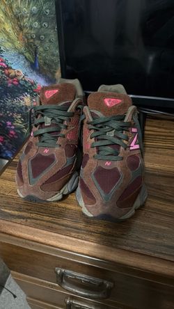 Sixe 10.5 New Balance 9060 Sneakers Brown Pink