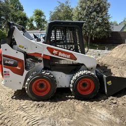 Bobcat Loading 