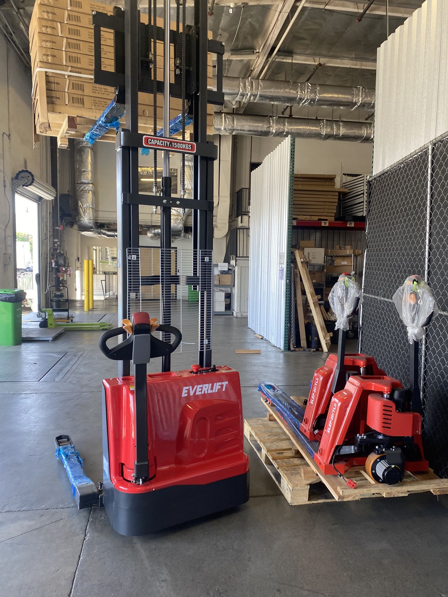 Brand New 3300lbs Fully Electric Pallet Jack Stacker Forklift 135”