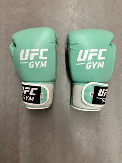 UFC Gym Adult Training Boxing Sparring Gloves Blue 14oz