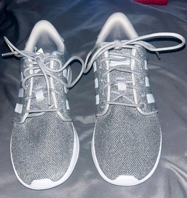 Women's Size 6 Gray Adidas Memory Foam Brand New