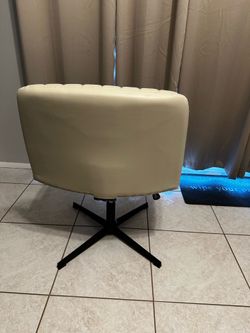 White swivel desk chair