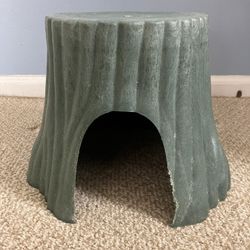 Tree Trunk Small Animal Hideout - Green