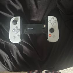 Backbone (Mobile gaming device)