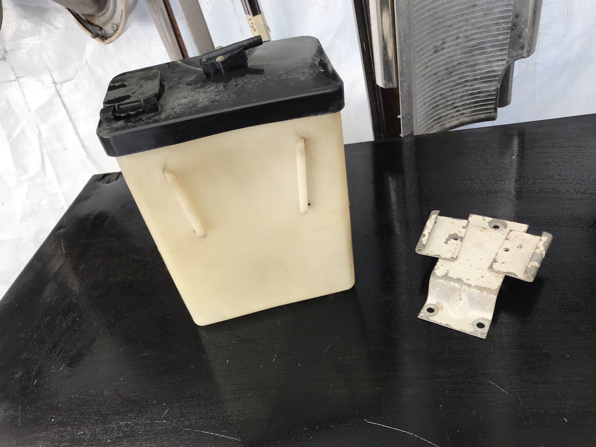 1959 -1960 Chevrolet Impala, windshield washer bottle