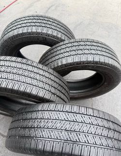 235/65r16 Firestone tires con 80% de Vida las 4